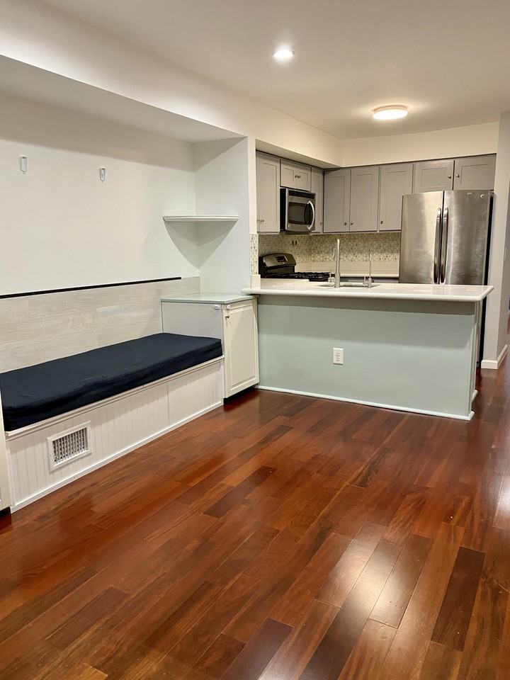 32 Eleanor Pl #1 - Photo 3 of 8