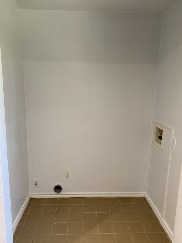 403 S Love Ave - Photo 2 of 6