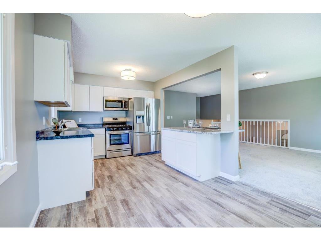 181 Windsor Court - Photo 2 of 5