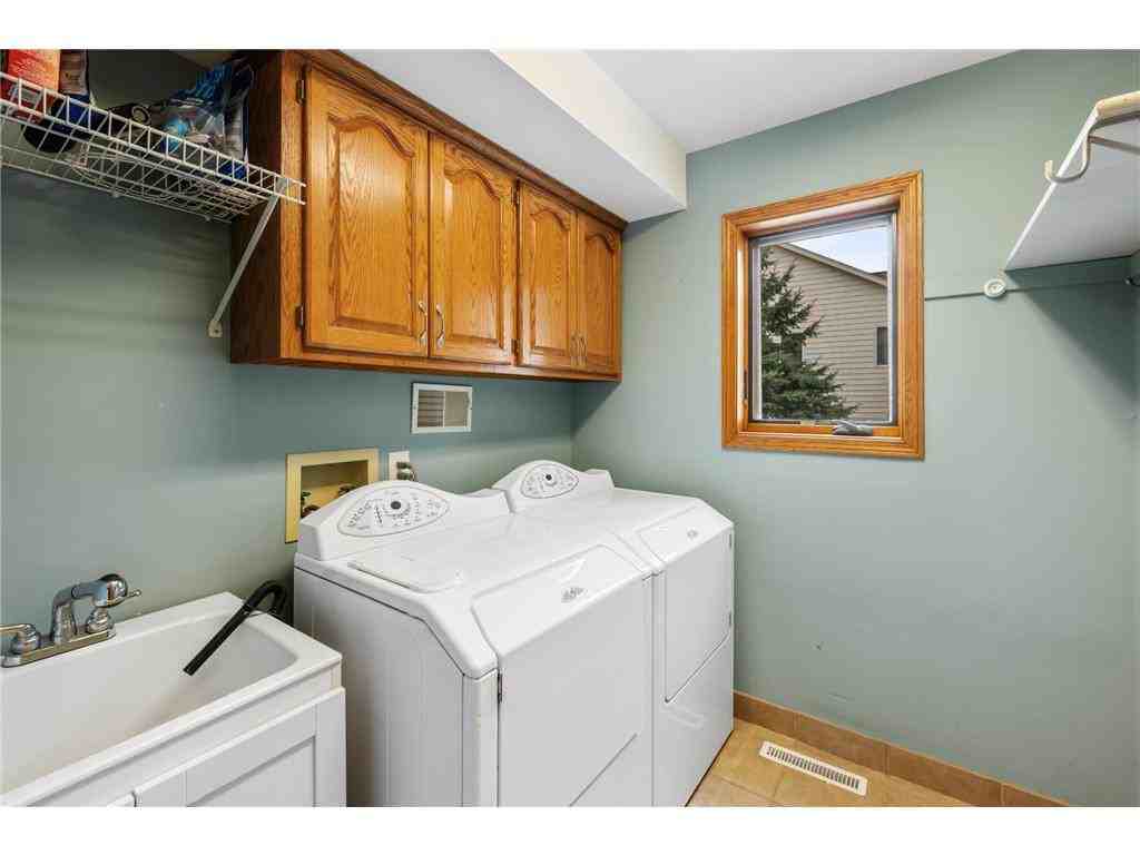 209 Greenbriar Lane - Photo 3 of 9