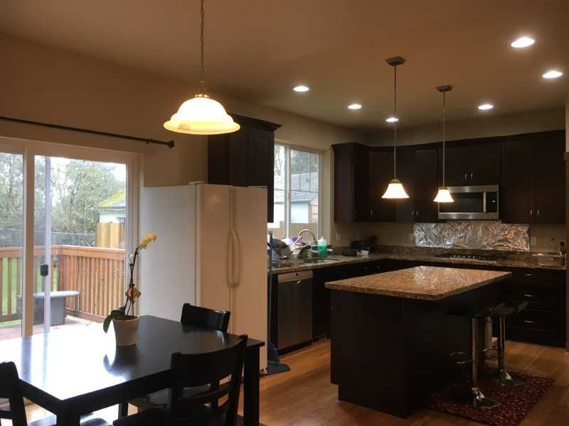 2407 Sw Roxbury St - Photo 4 of 31