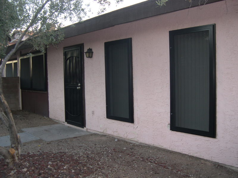 4310 Caliente Street - Photo 3 of 37