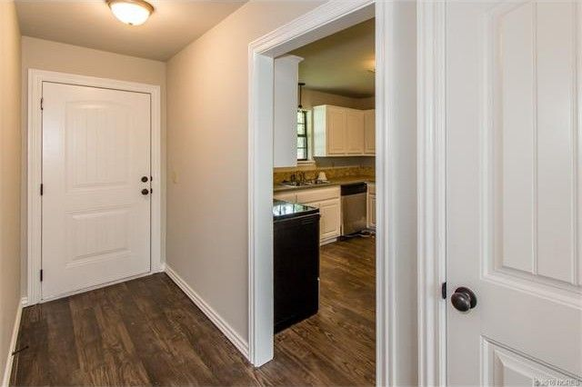 514 Se Greystone Ave - Photo 2 of 15