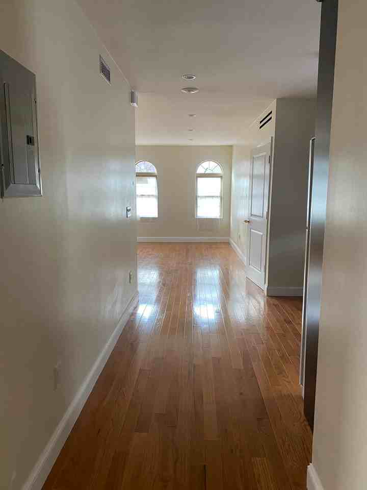 101 101 45 120th St - Photo 2 of 11