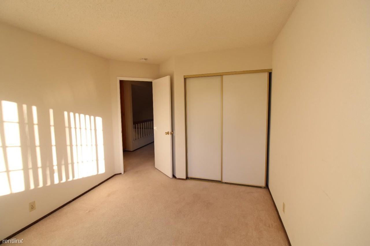 5252 Mill Creek Ln - Photo 3 of 9