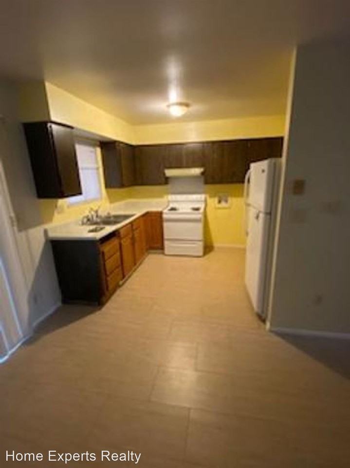 5421-5427 Fisher Drive - Photo 3 of 6