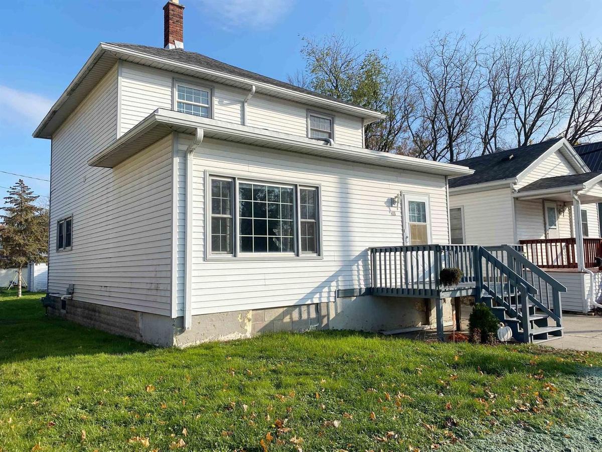 411 Doty St - Photo 3 of 38