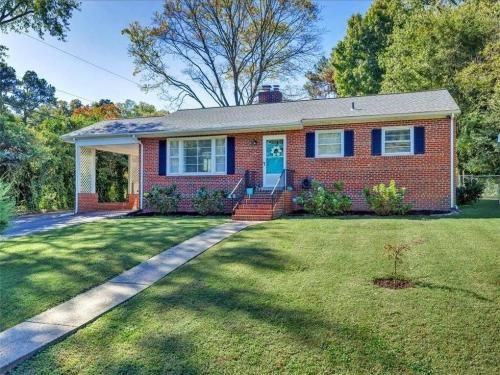 1808 Briarcliff Rd - Photo 2 of 22
