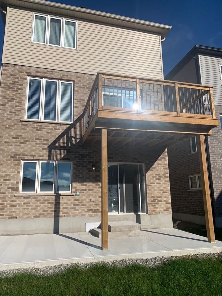 677 Thomas Slee Drive - Photo 3 of 8