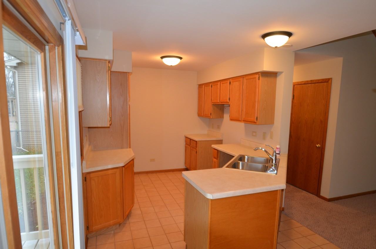 235 S Highland Dr - Photo 3 of 7