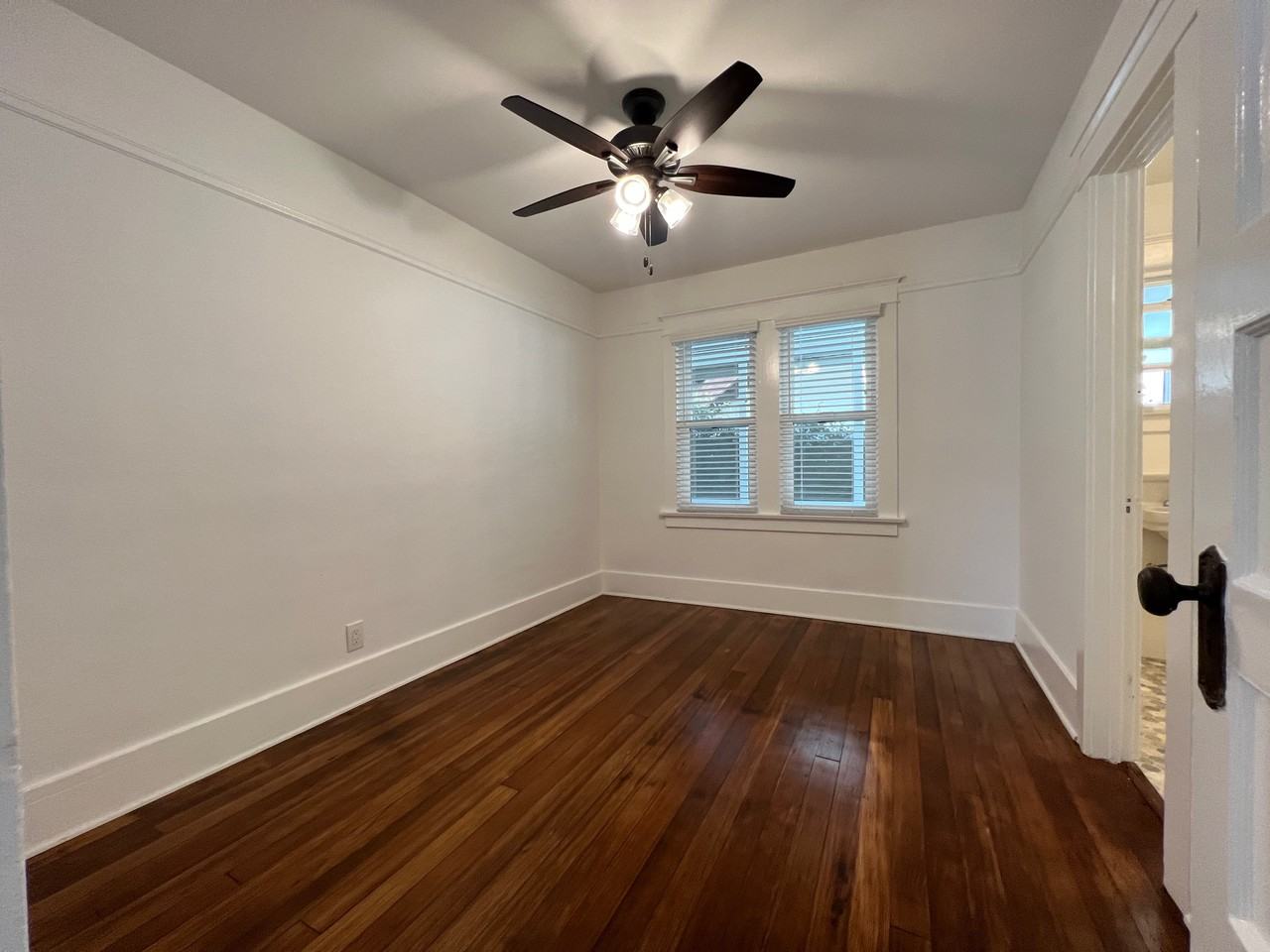 1343 Chelsea Avenue - Photo 7 of 12