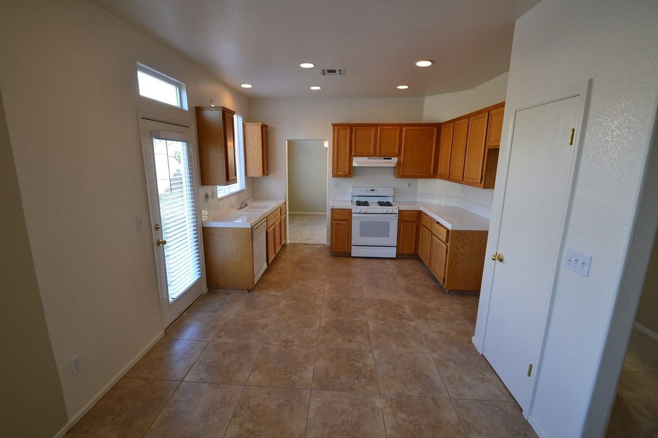 699 Allender Way - Photo 2 of 11