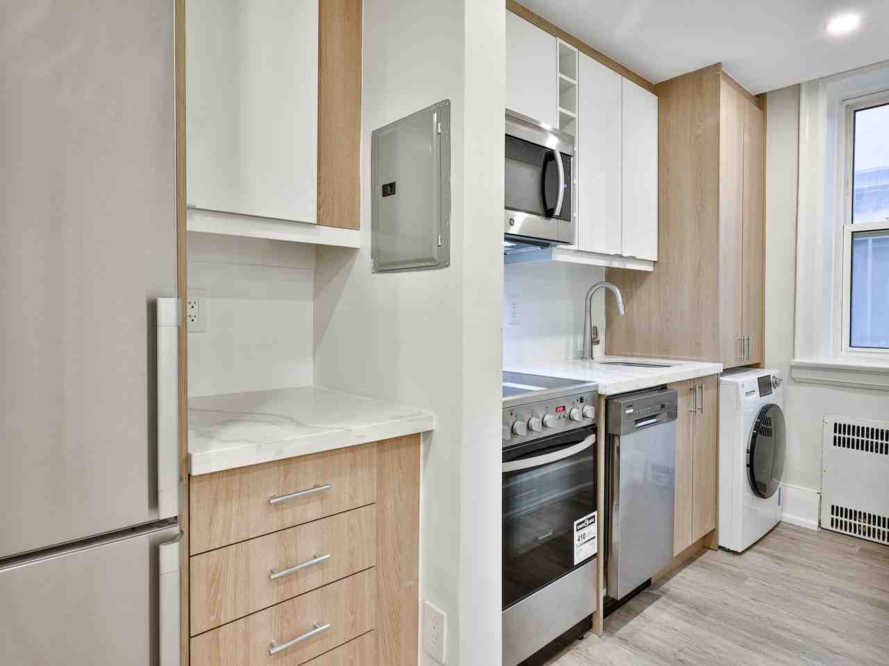 464 Spadina Road - Photo 2 of 20