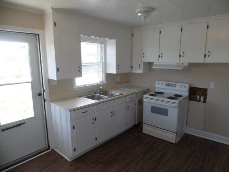 7990 Red Hill Rd - Photo 3 of 10