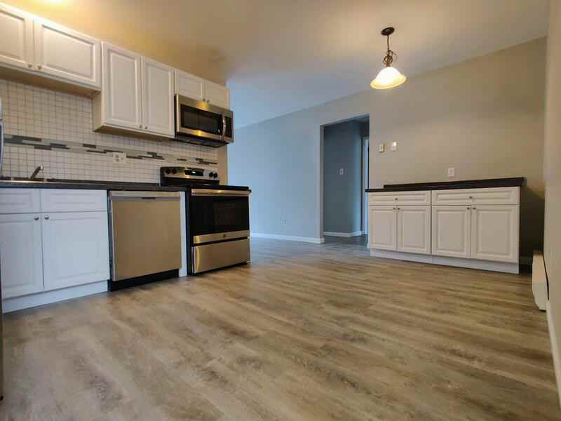 10 Main St - Photo 2 of 9