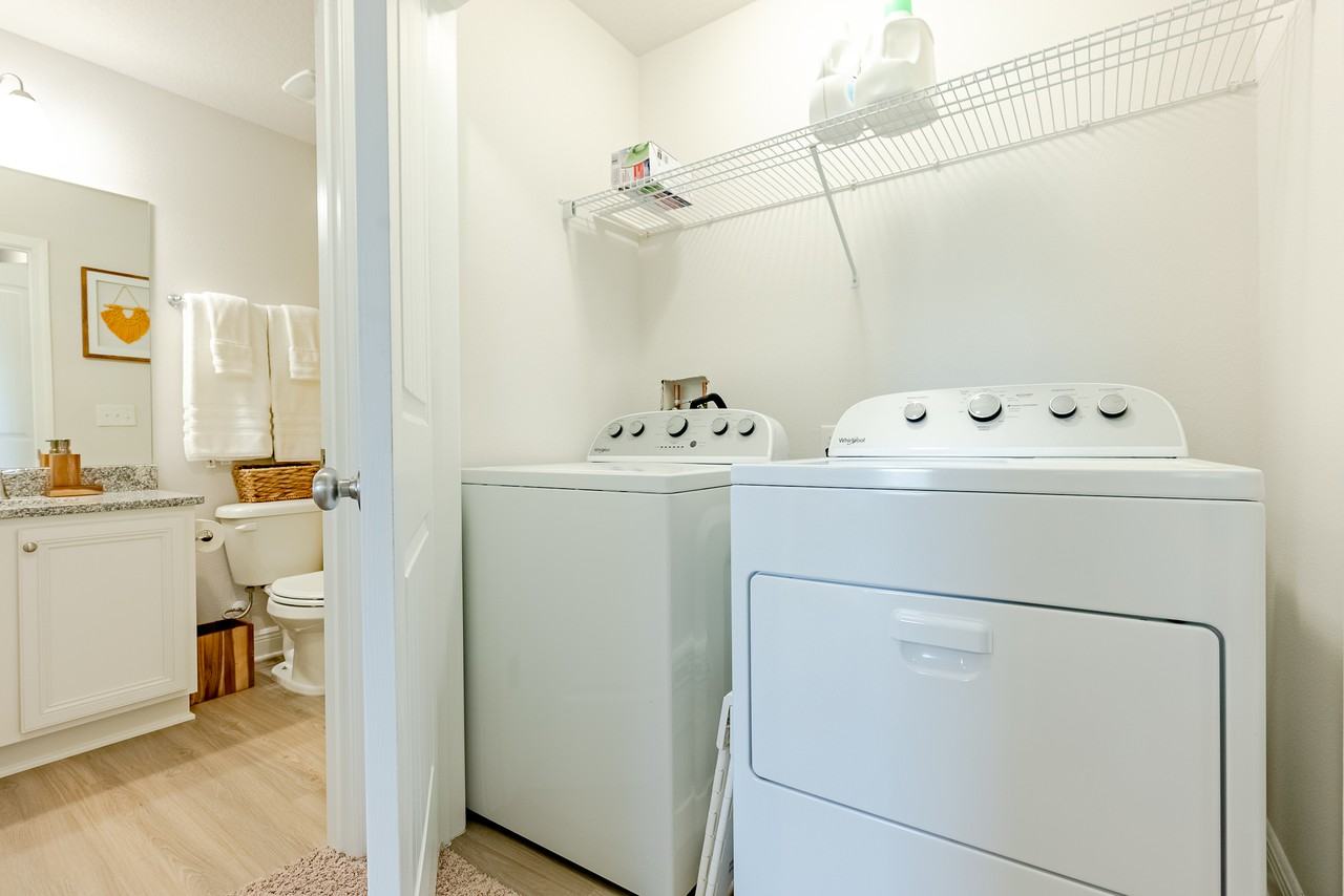 1946 Pointe Dr - Photo 2 of 39