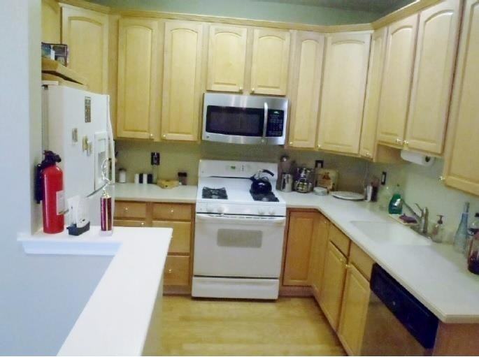 351 Oswego Ct - Photo 3 of 14