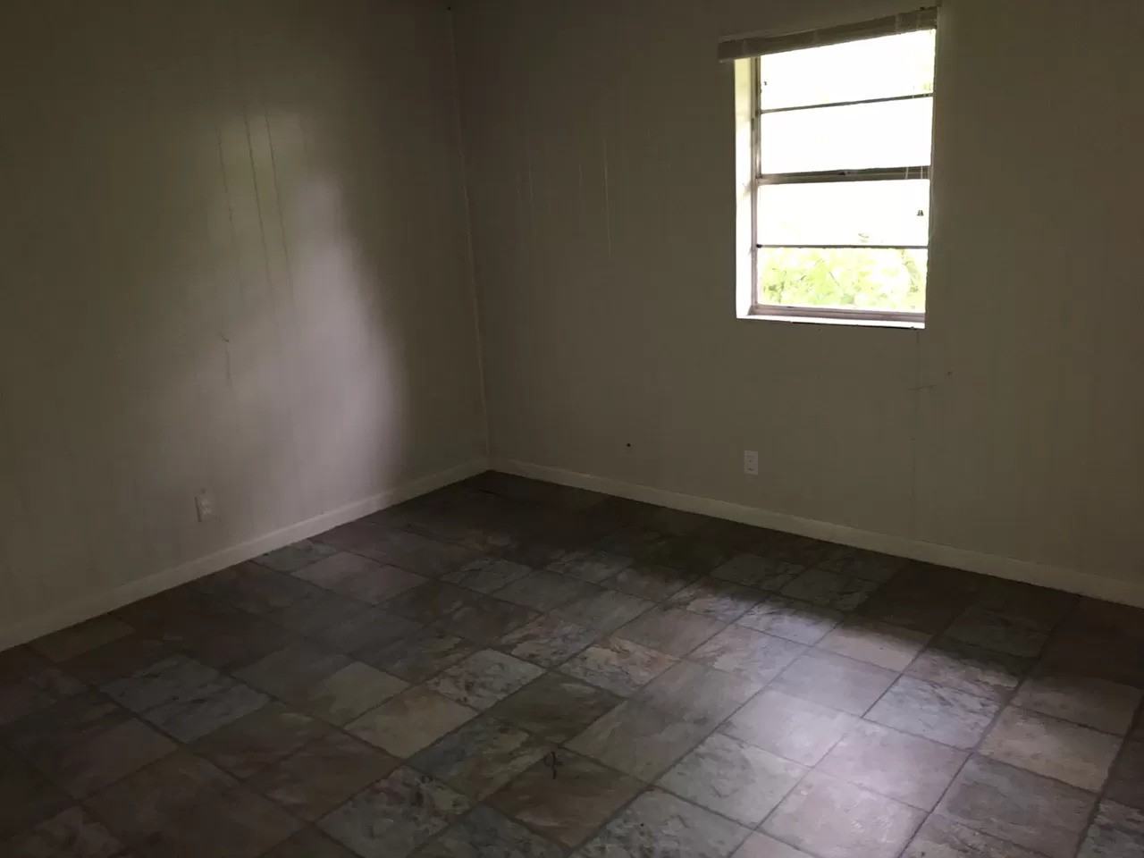 817 Tanglewood Dr #16 - Photo 3 of 5