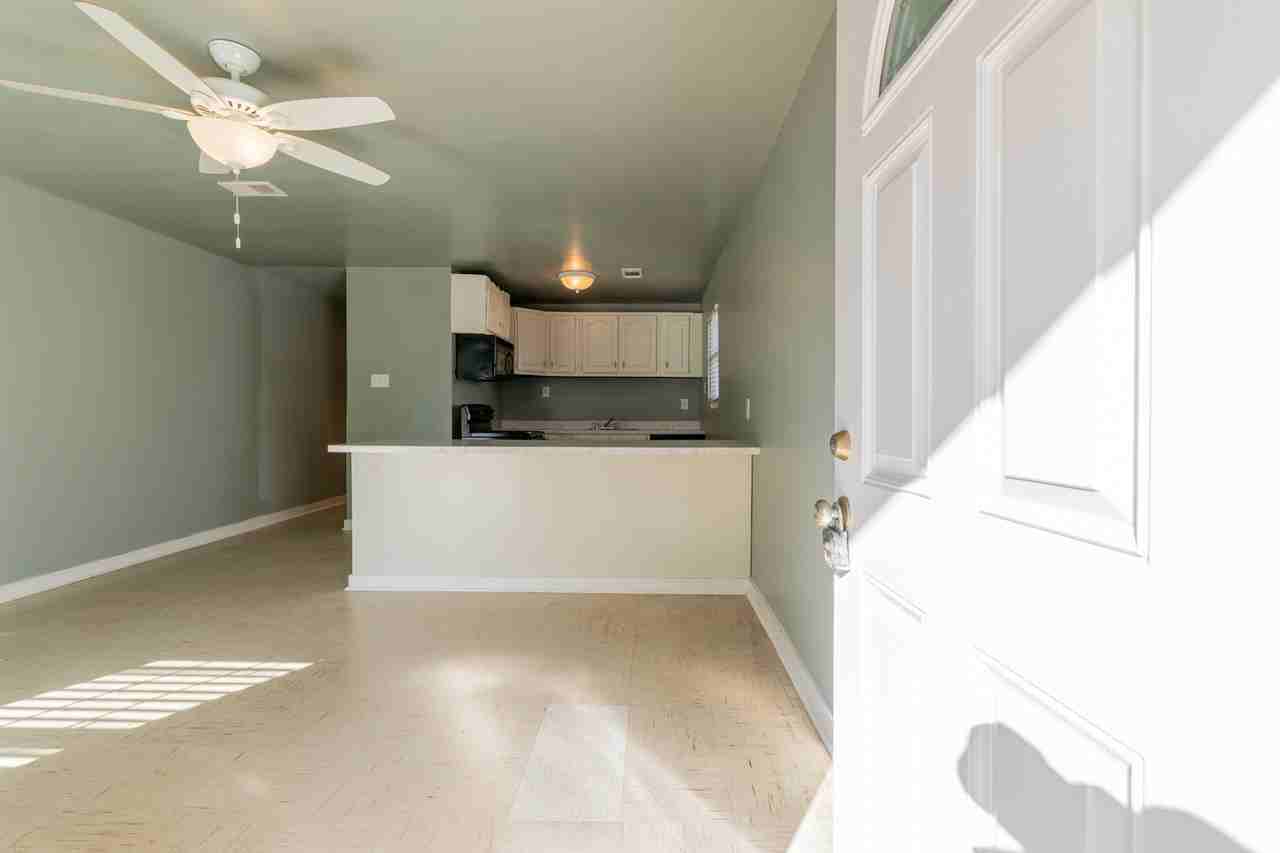 318 Gannt Street - B #B - Photo 3 of 34