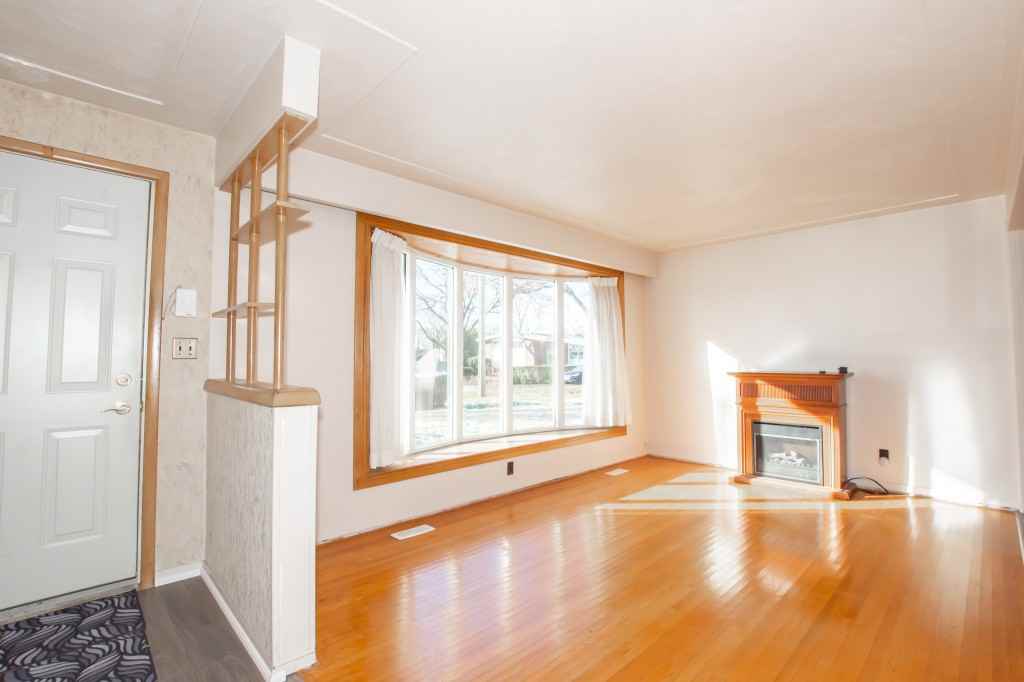 8 Eldrid Court - Photo 2 of 19