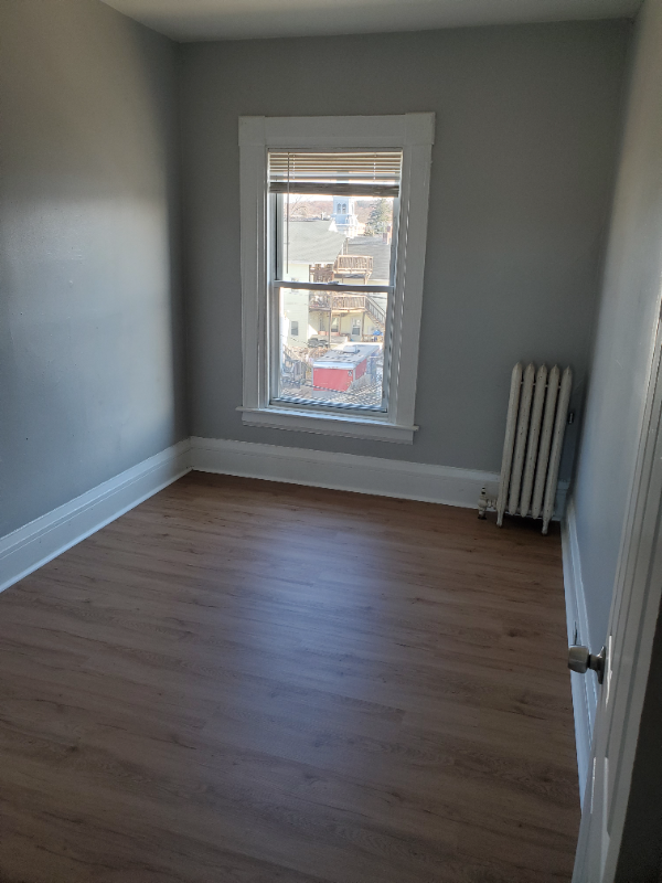 490 Pine St #3 - Photo 4 of 10