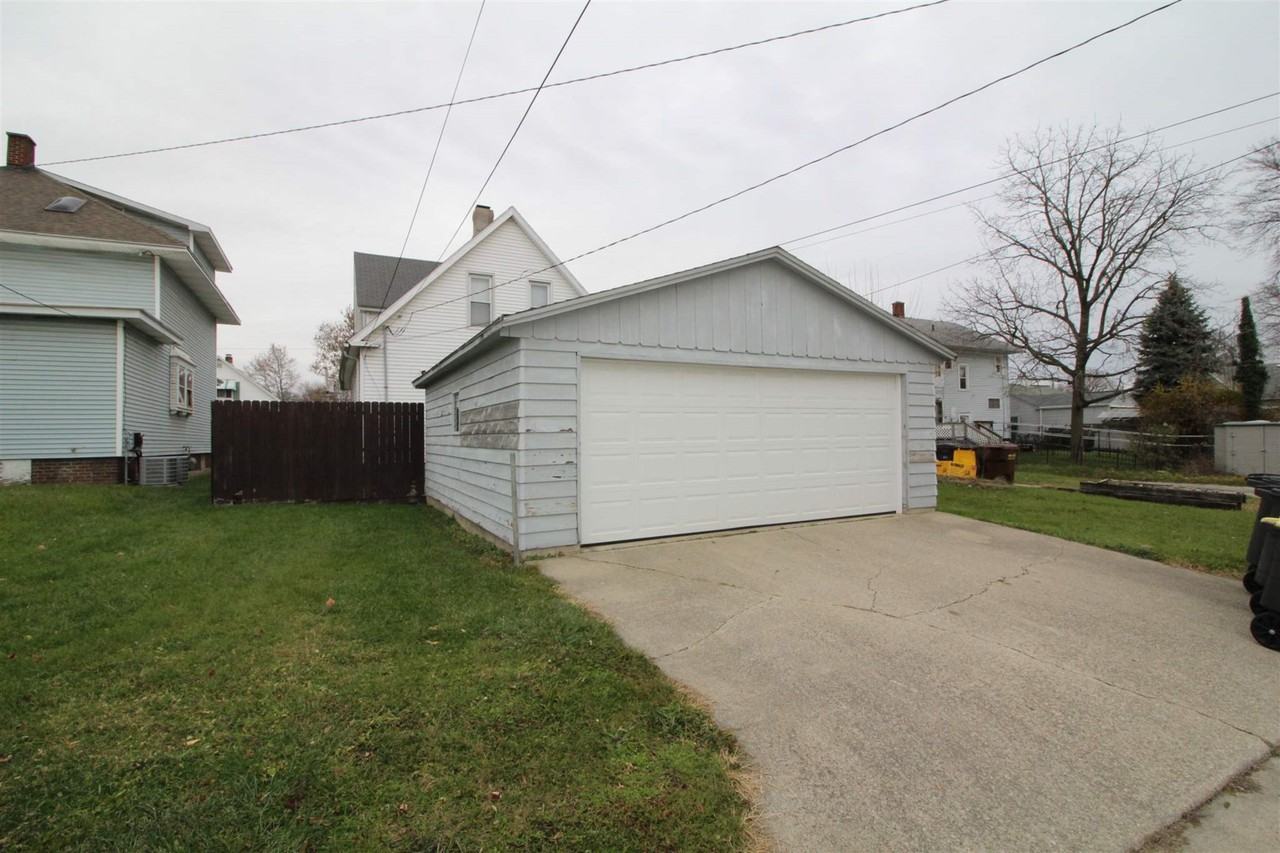 628 Anderson Ave - Photo 2 of 18