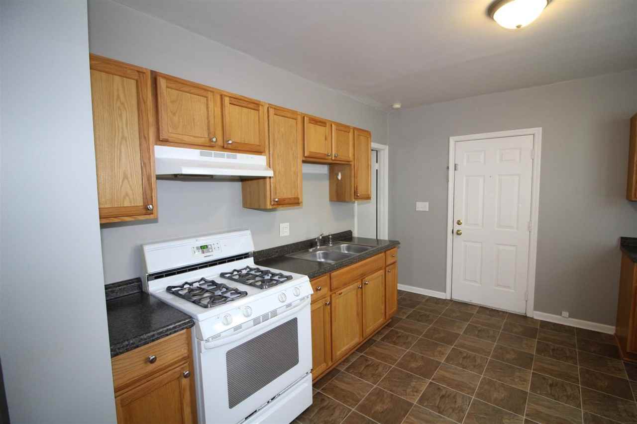 628 Anderson Ave - Photo 3 of 18