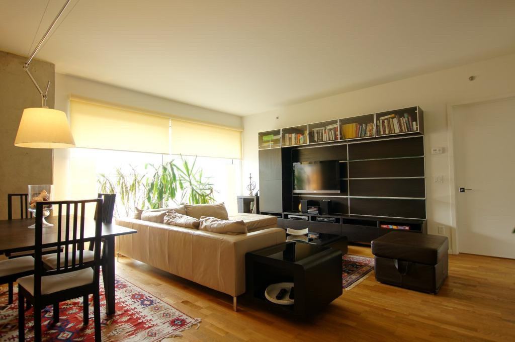 350 Boulevard de Maisonneuve Ouest 1705, Montréal, QC H3A 0B4 2