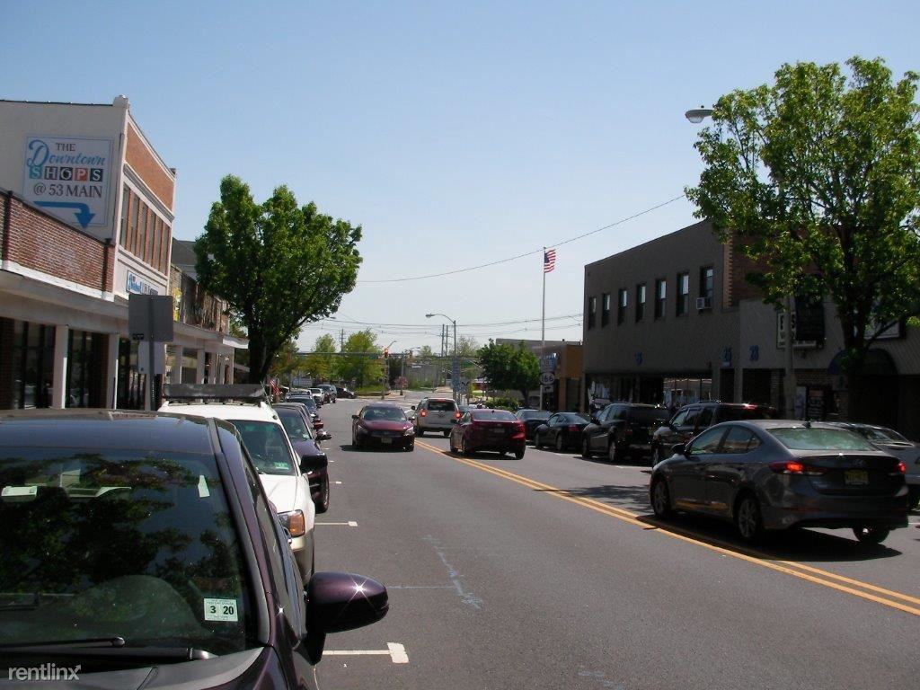 34 Main St - Photo 3 of 11