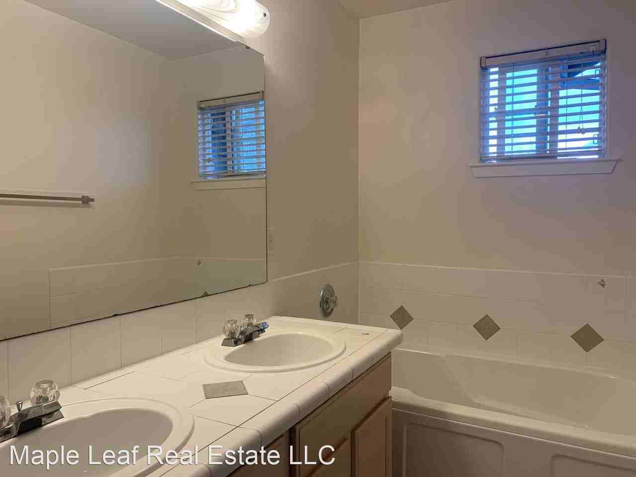 12219 Se 38th St - Photo 3 of 24
