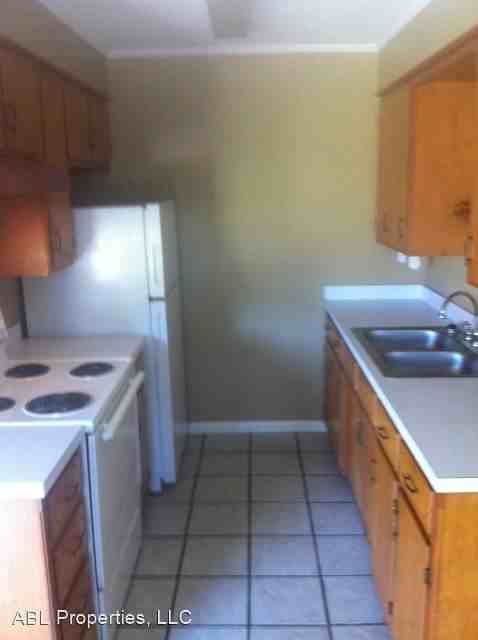 West 7th Street - Photo 3 of 7