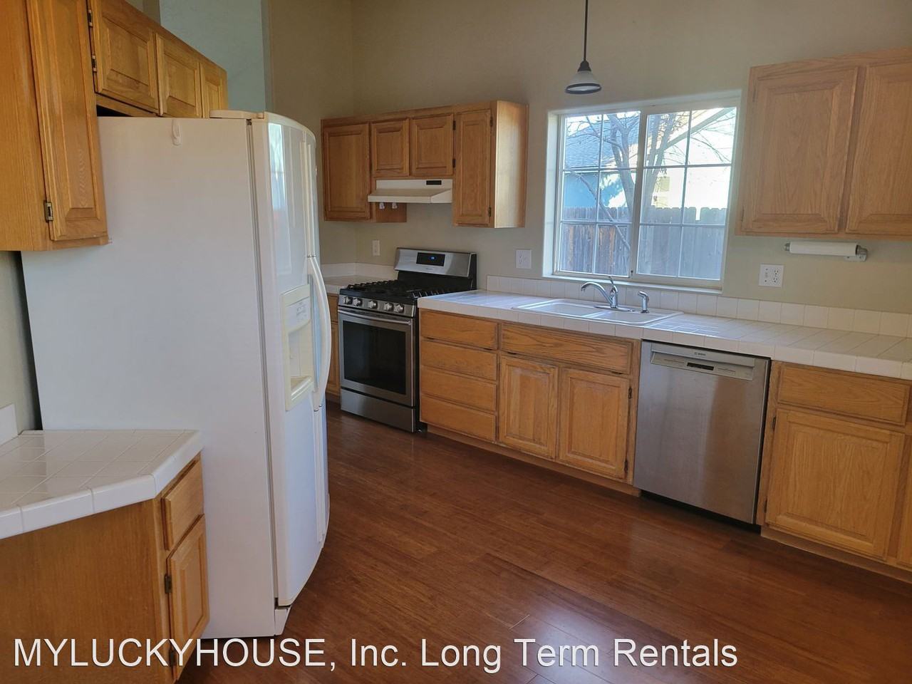 512 Sw Forest Grove Dr - Photo 3 of 6