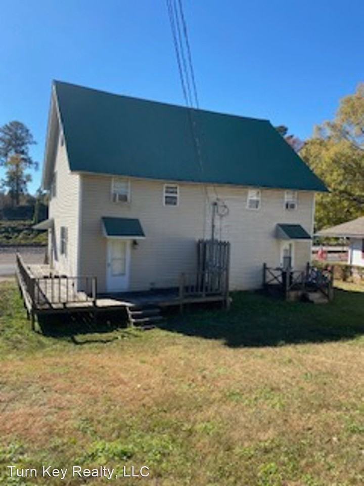 4227 Massachusetts Ave N - Photo 2 of 18