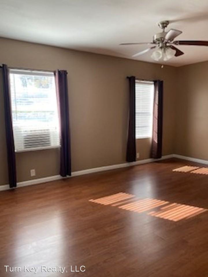 4227 Massachusetts Ave N - Photo 3 of 18