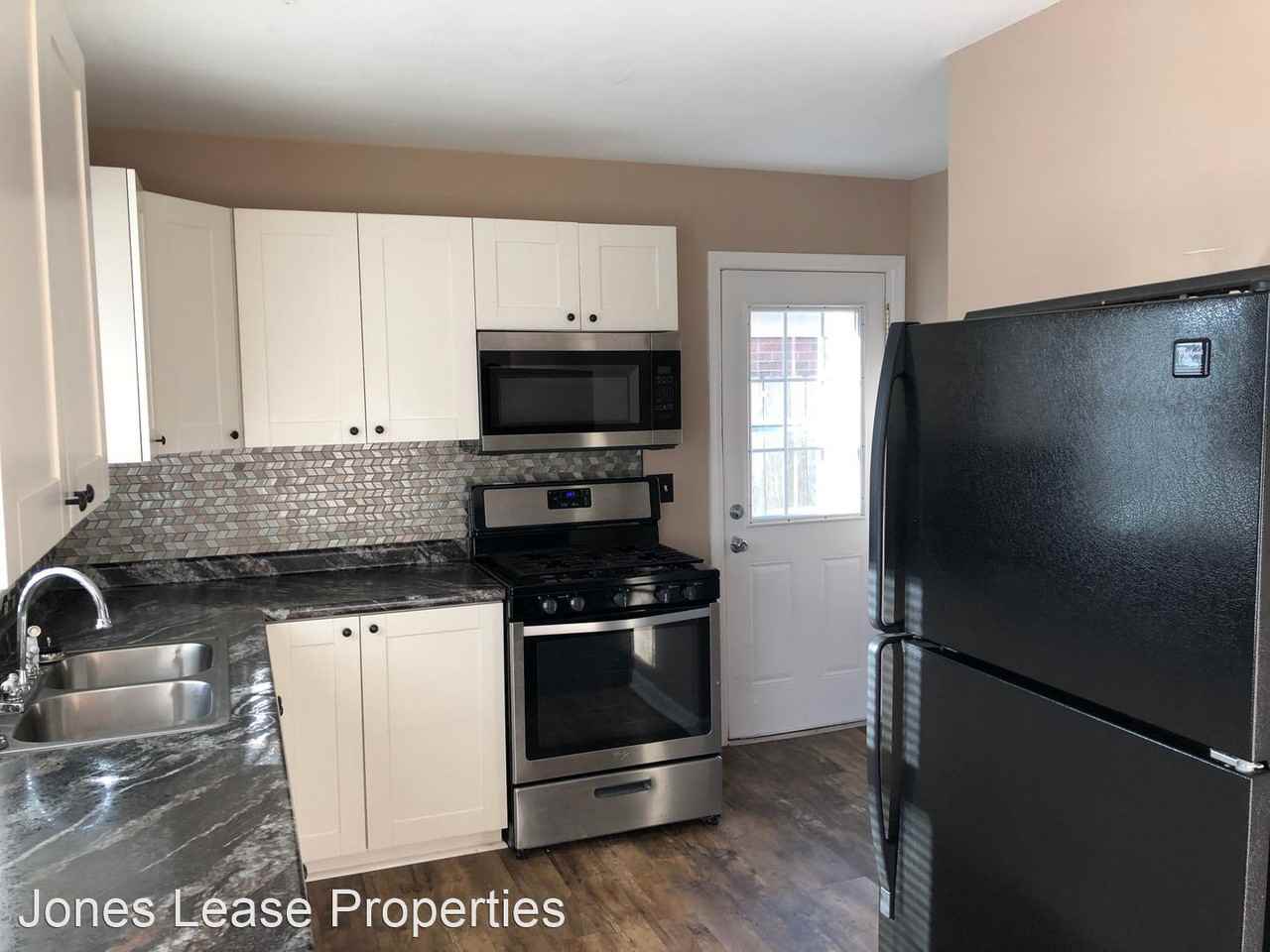 2410 18th Ave - Photo 2 of 10