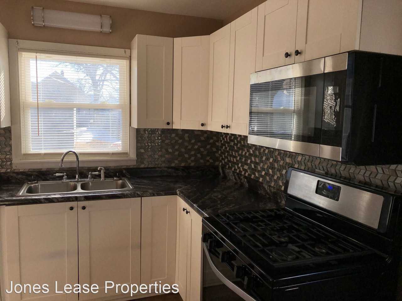 2410 18th Ave - Photo 3 of 10