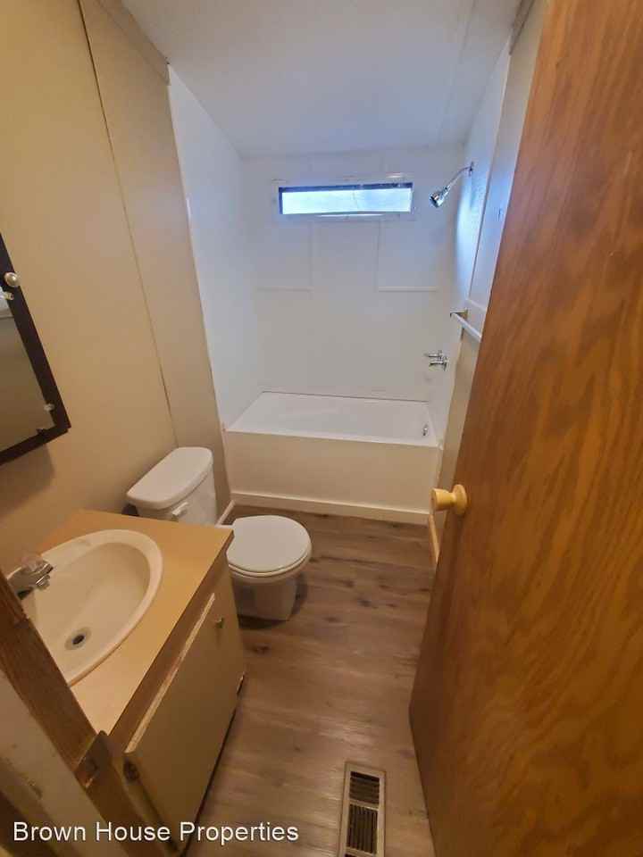 591 Hinckley Rd - Photo 3 of 5