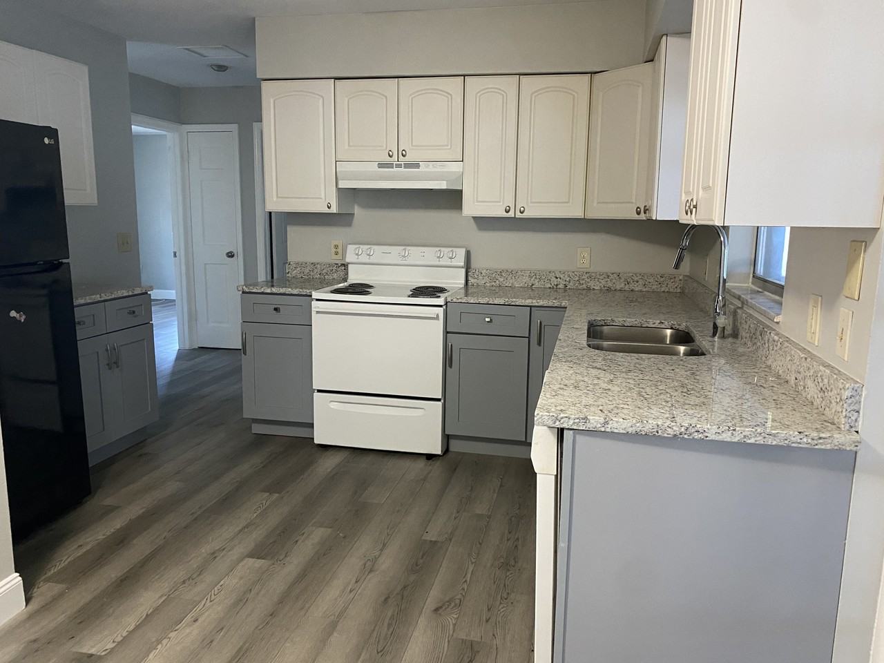 609 Princeton St - Photo 2 of 12