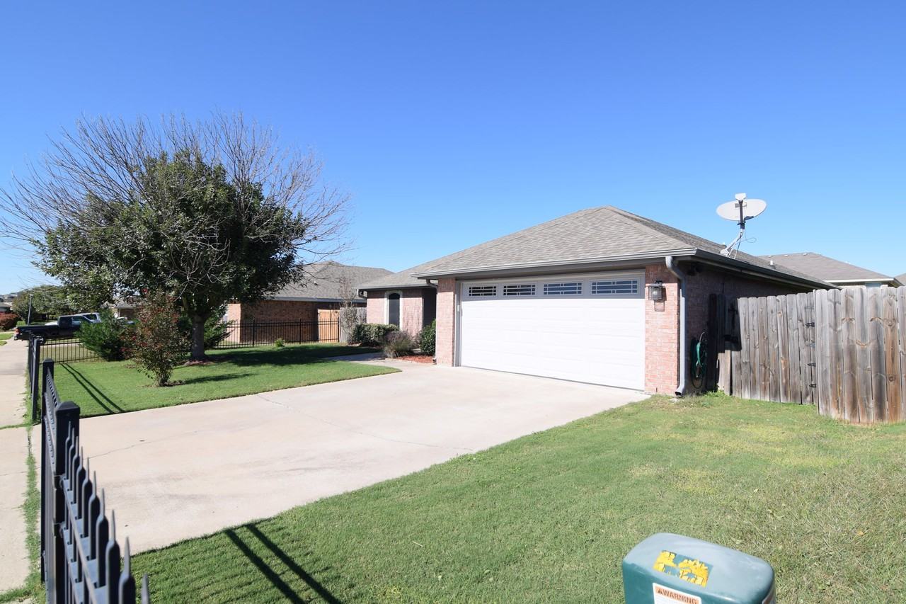 1409 Copper Creek Drive - Photo 2 of 24