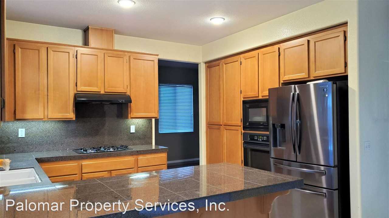 1073 Princess Kyra Pl - Photo 3 of 17