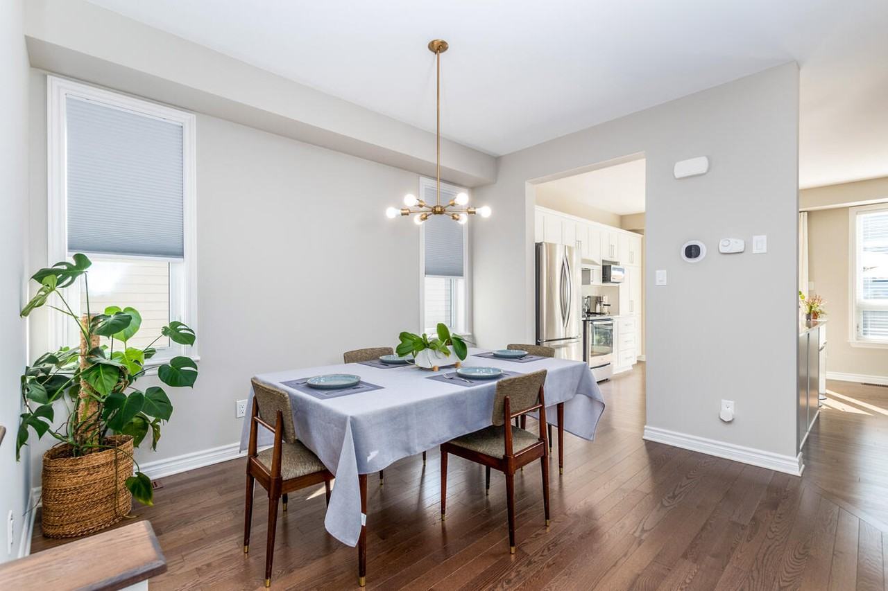 122 Cambie Rd - Photo 3 of 12