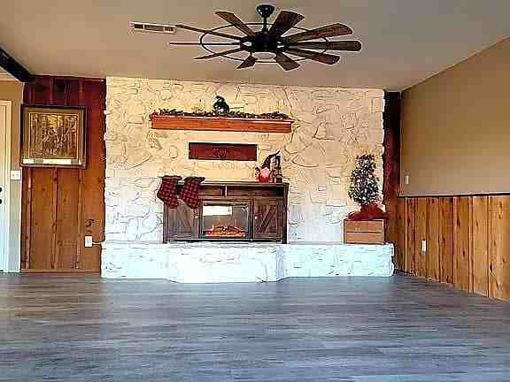 12034 Alpha Rd - Photo 3 of 13