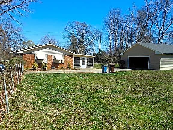 1816 Sharpe Rd - Photo 3 of 22