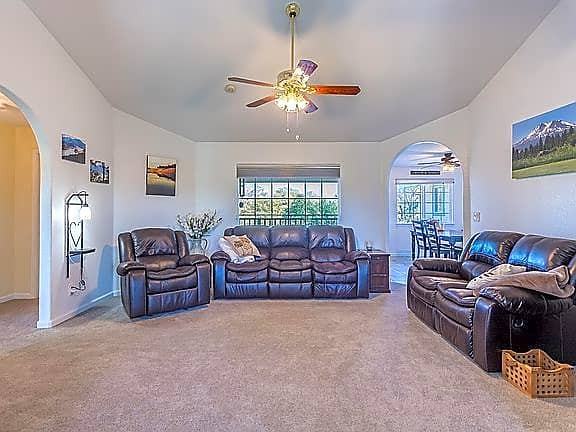 12039 Wanda Ln - Photo 3 of 10