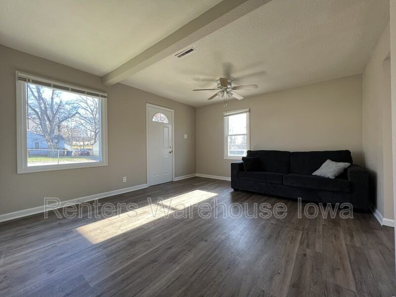 4304 Se 8th St - Photo 2 of 16