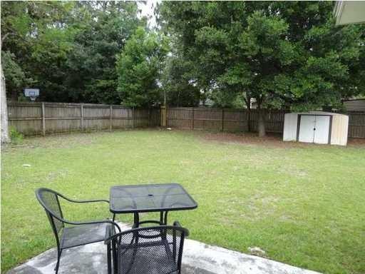 832 Lynn Ct - Photo 2 of 12