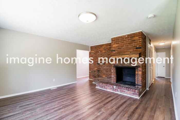 10690 Turfwood Ct - Photo 3 of 14