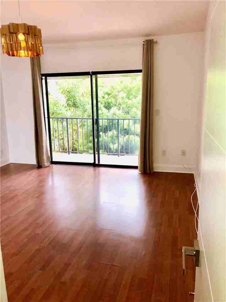 2727 Northeast 164th Street - Photo 2 of 6