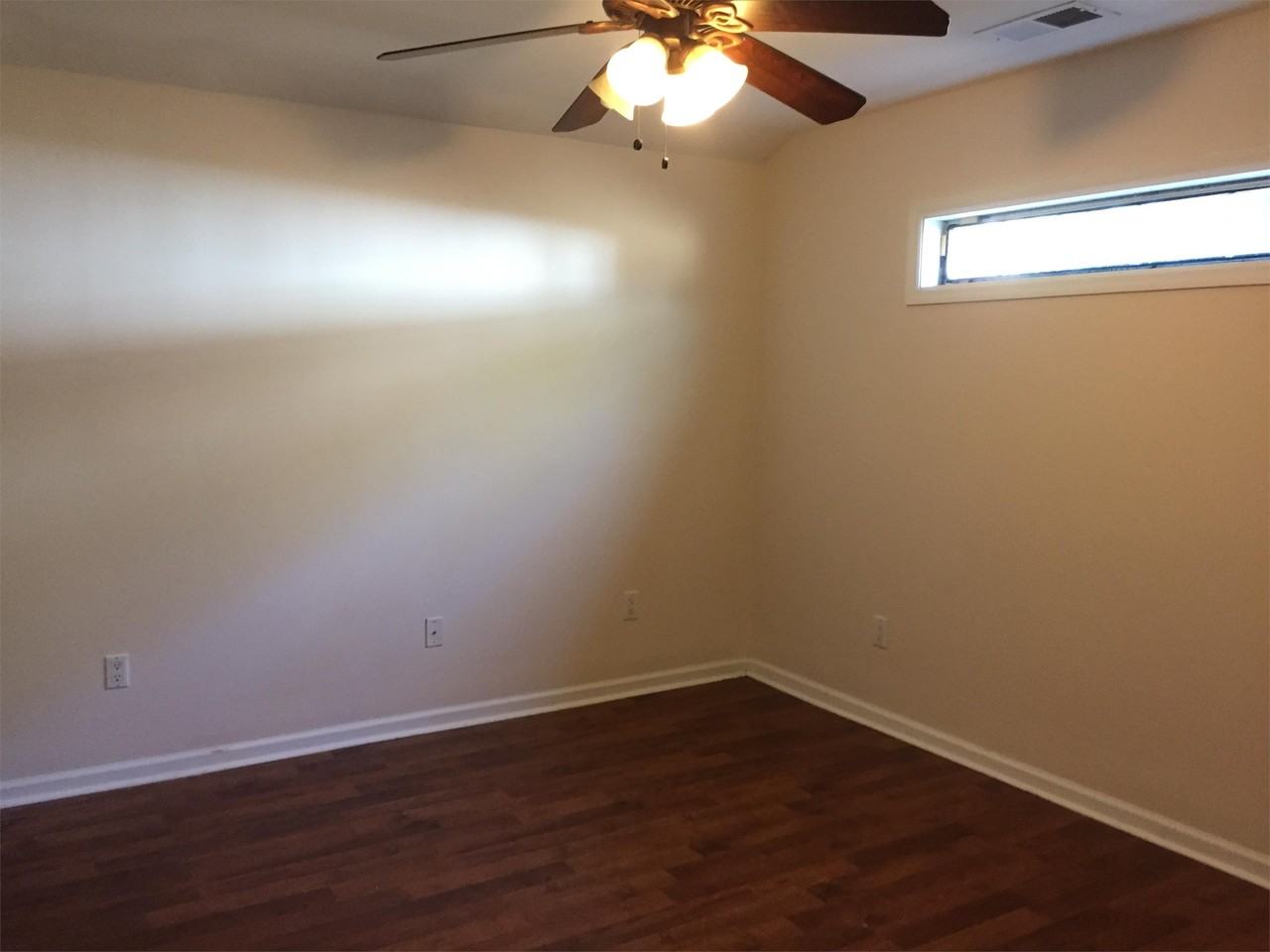 525B E 58th St #1 - Photo 4 of 10