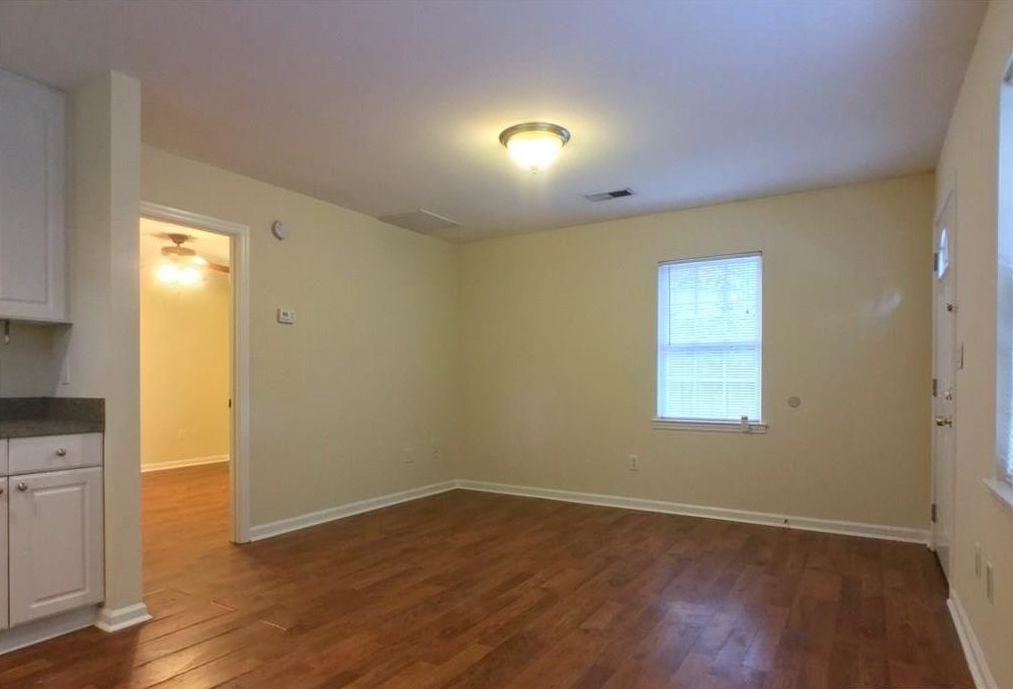 525B E 58th St #1 - Photo 6 of 10